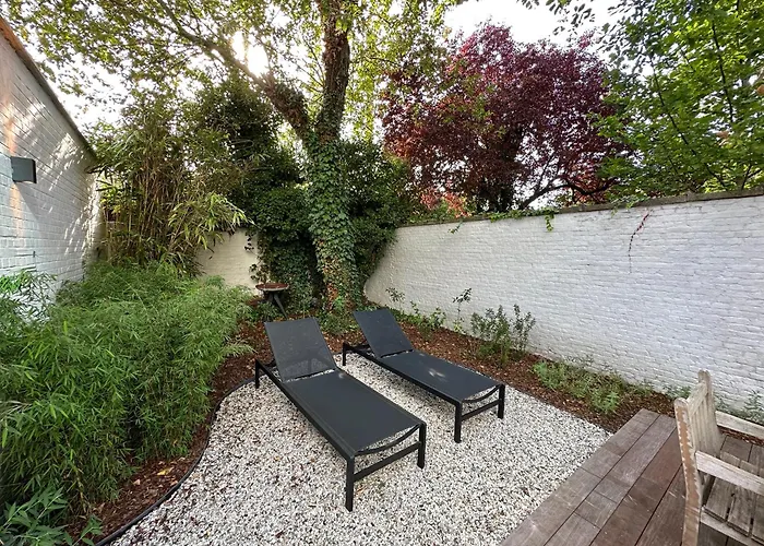 Luxury Apartment With Cosy Garden!