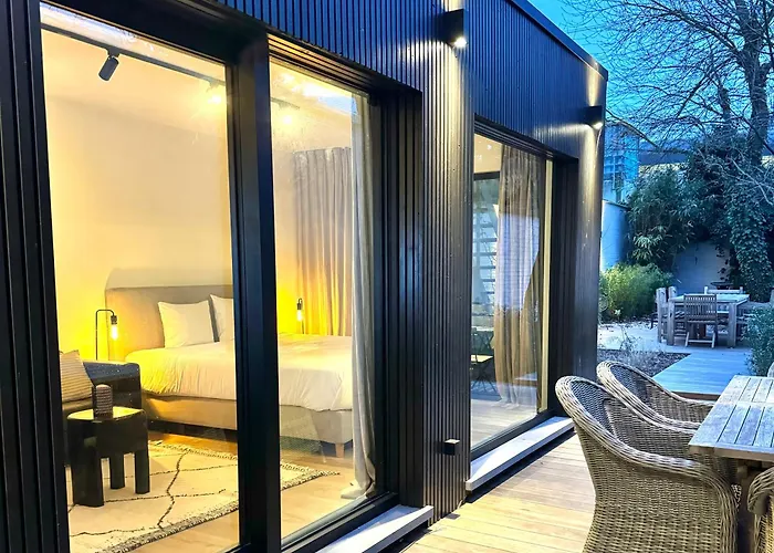 Luxury Apartment With Cosy Garden!