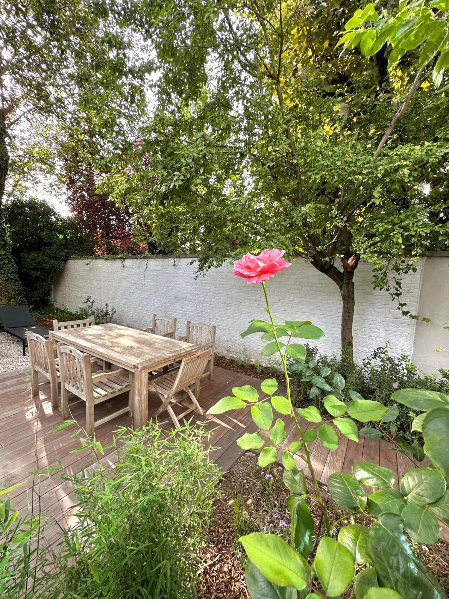 Luxury With Cosy Garden! Gand