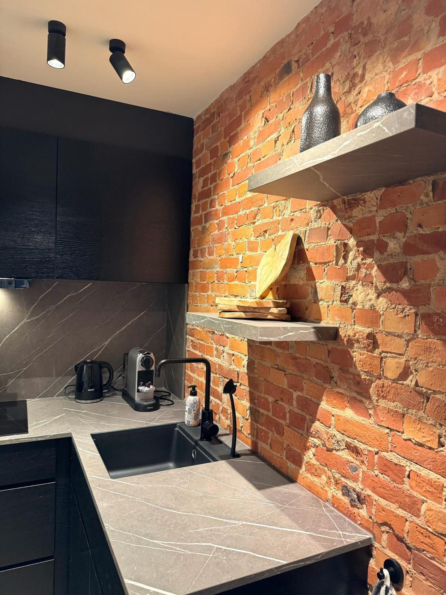Apartment Luxury With Cosy Garden!
