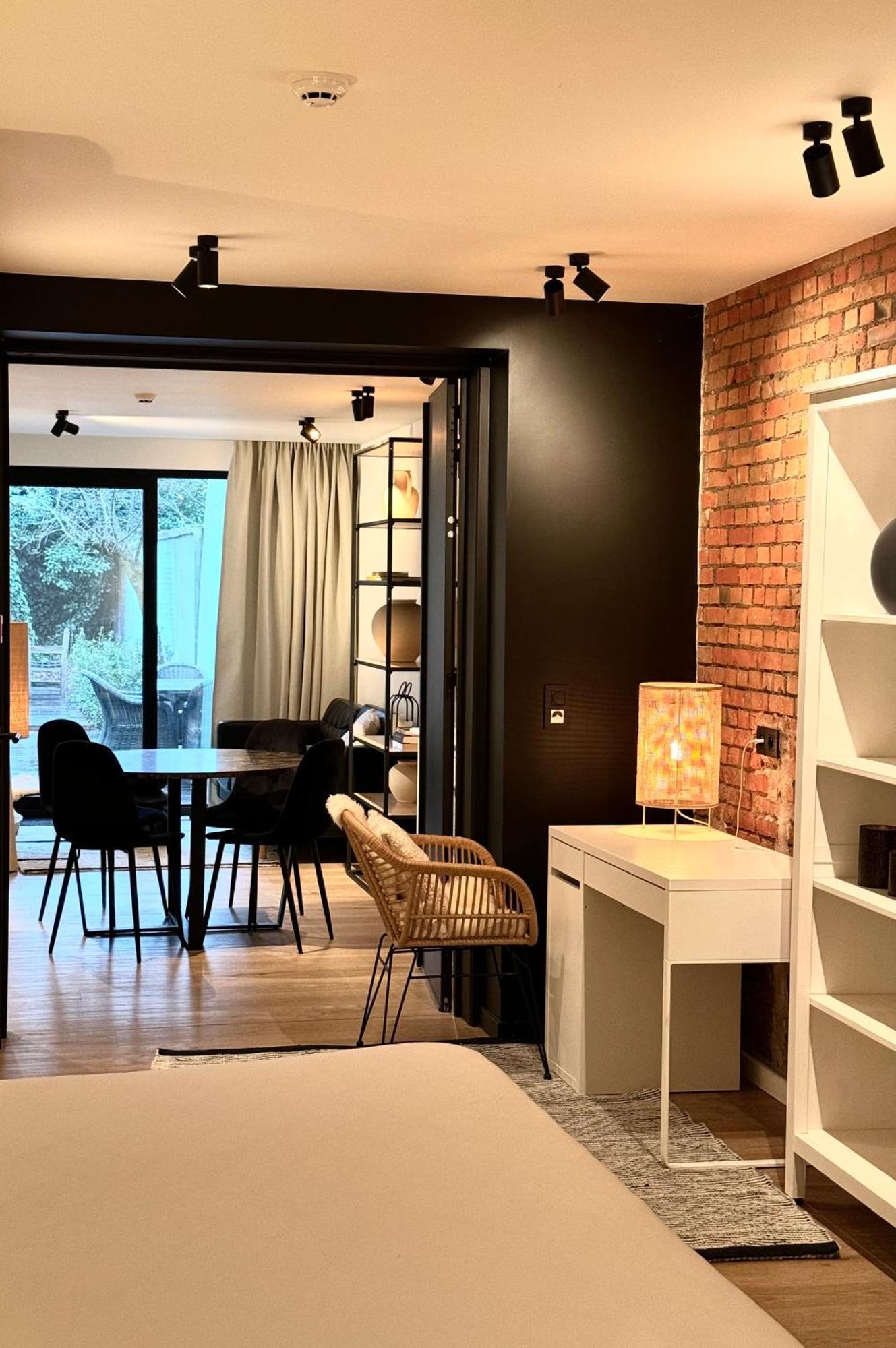 Luxury With Cosy Garden! Gand